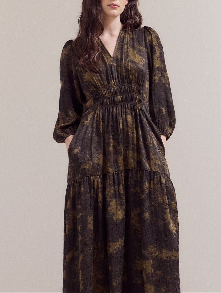 Crinkled Polyester Midi Dress - 3/4 Sleeves, Pockets & Ruched Waist