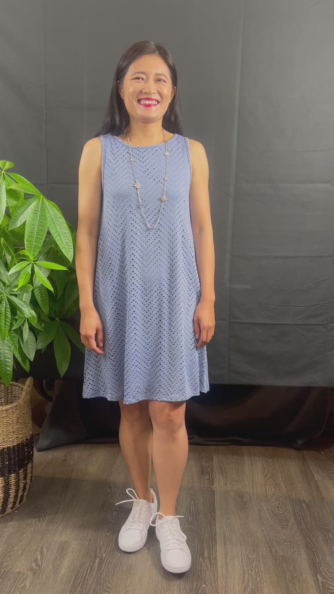 Vivid Solid Sleeveless Mini Modern Short Dress